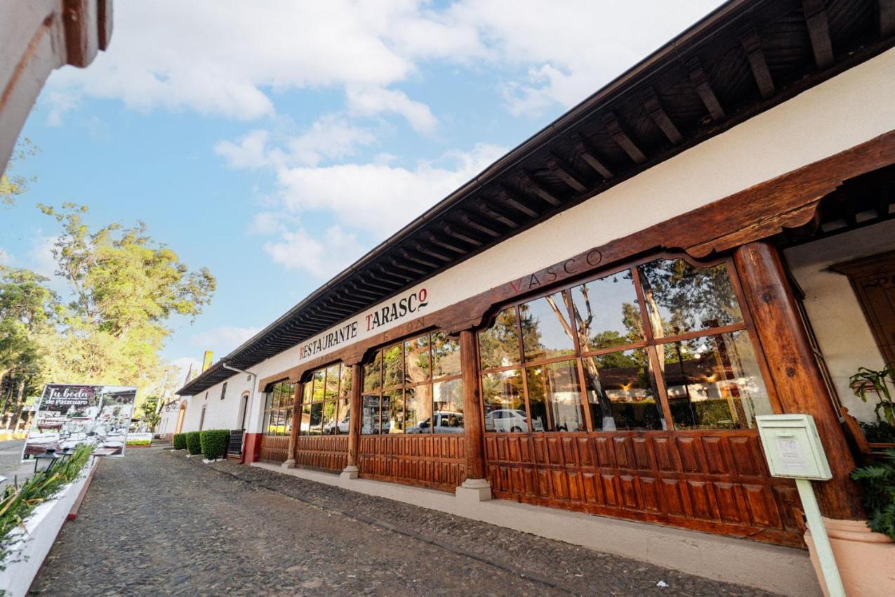 Best Western Plus Posada de Don Vasco Pátzcuaro Exterior foto The restaurant in 2012