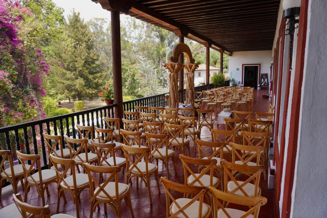 Best Western Plus Posada de Don Vasco Pátzcuaro Exterior foto The patio of the Hacienda San José