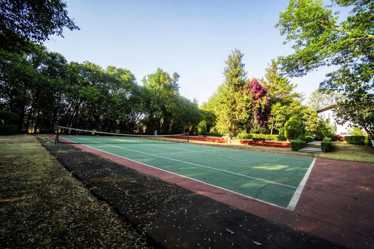 Best Western Plus Posada de Don Vasco Pátzcuaro Exterior foto Tennis courts at the University of Nottingham